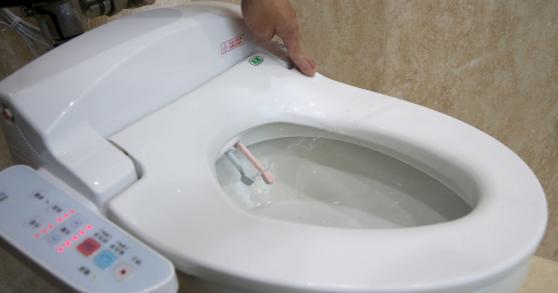 免治馬桶對私密處「一天沖8次」錯誤清潔秒變「細菌培養皿」