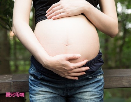 胎兒會打嗝？與「胎動不一樣」的震動　教你正確分辨 